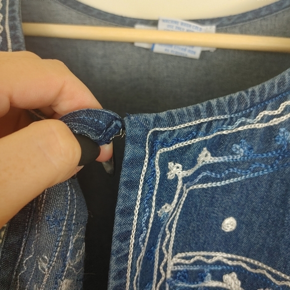 Vintage Denim Shacket Embroidered Denim  medium - Picture 6 of 9